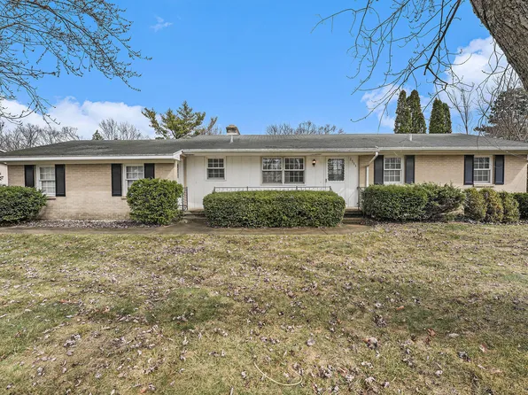 2533 Rockhill Dr NE, Grand Rapids, MI 49525