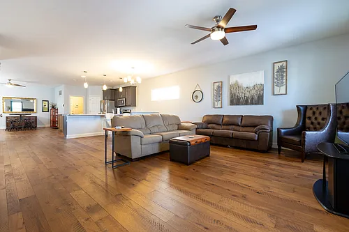 3214 Henrietta St Photo 1