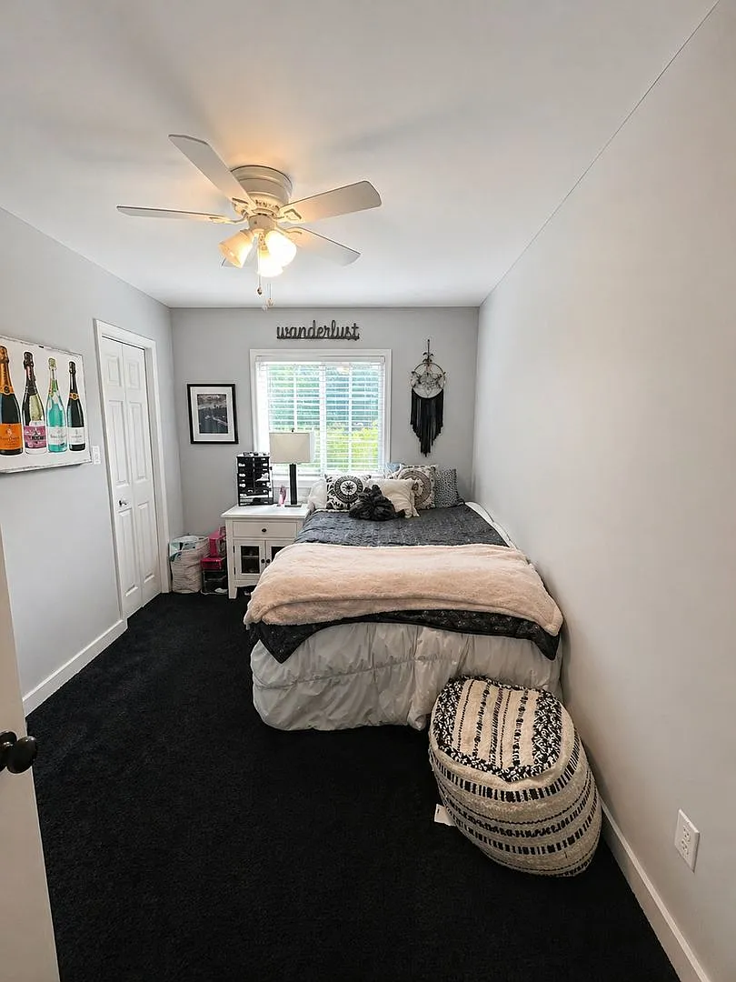 2 bedroom 2.5 bath in College Town!! Walk to stadium! Available August 2027 — Photo 4