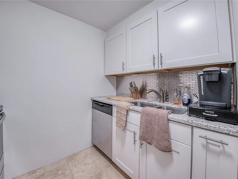 320 Fort Duquesne Blvd #10B — Photo 19