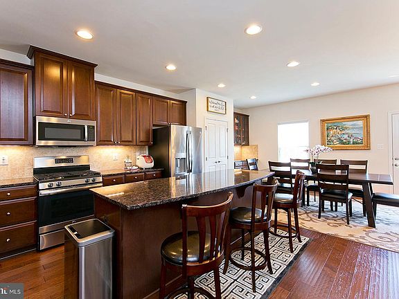 5th image of 152 Trout Lily Dr