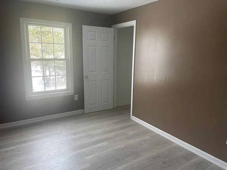 23-25 Fuller Ave #23 — Photo 5
