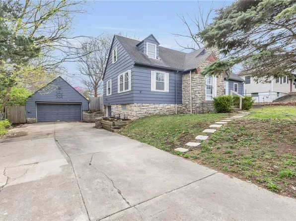 715 E Gudgell Ave, Independence, MO 64055