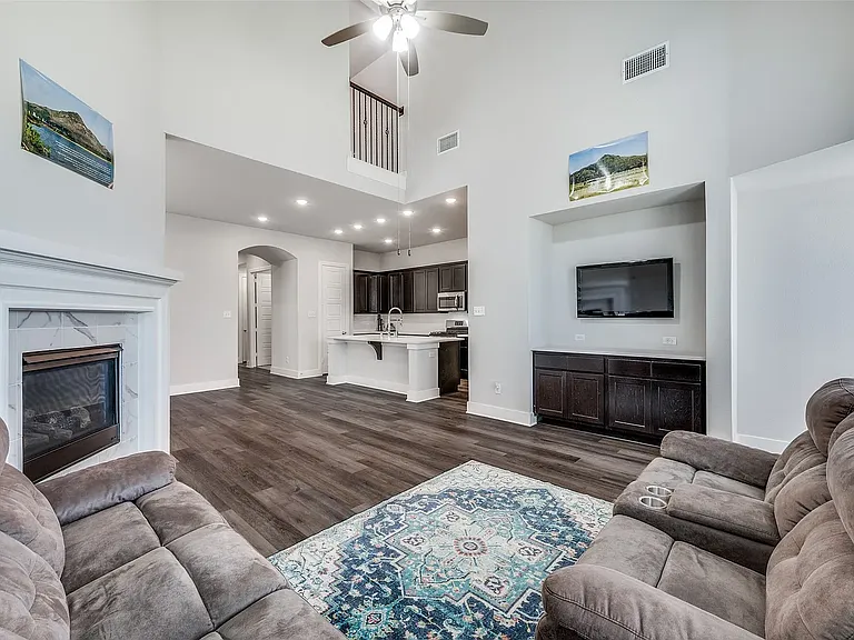4713 Honeysuckle Ct — Photo 5