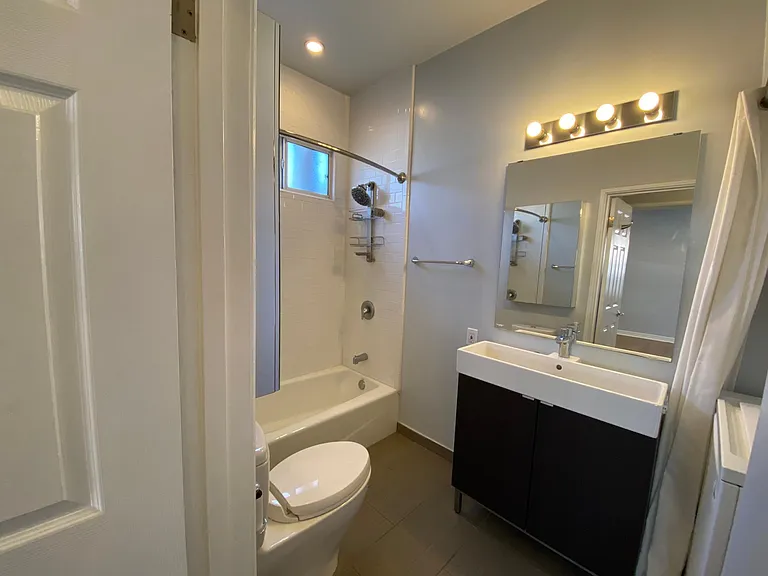 642 N Gardner St #644-1/2 — Photo 14