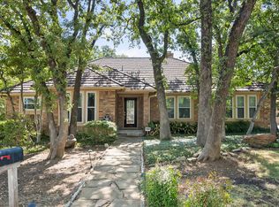1919 Creek Wood Dr, Arlington, TX 76006