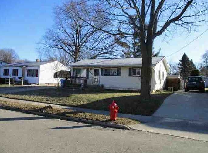 2nd image of 4915 Tenny St