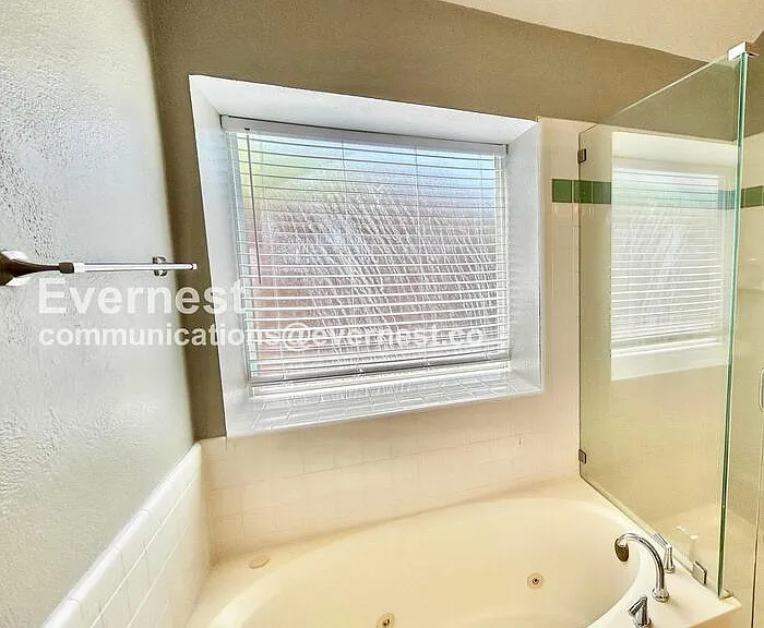 1608 Willow Crk — Photo 11