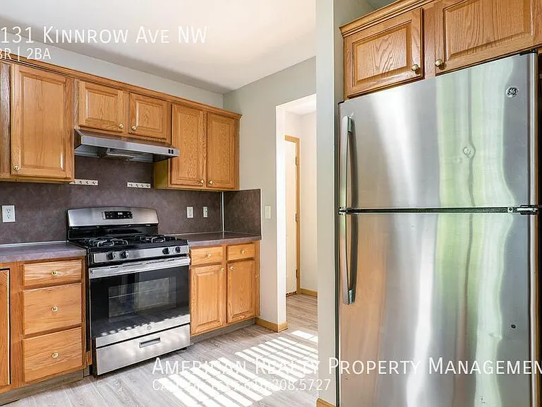 2131 Kinnrow Ave NW — Photo 2