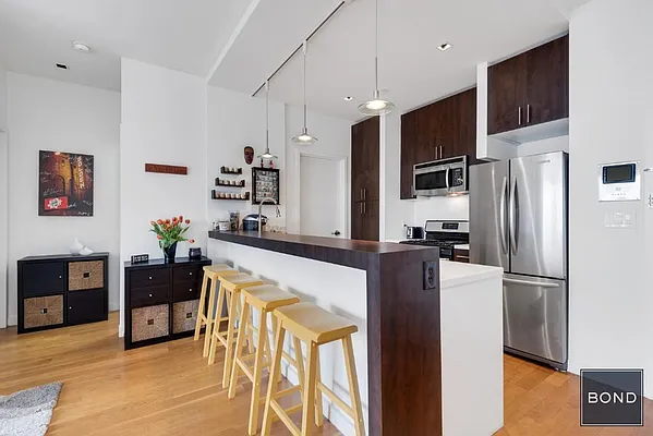 Sold by Bond New York | media 4