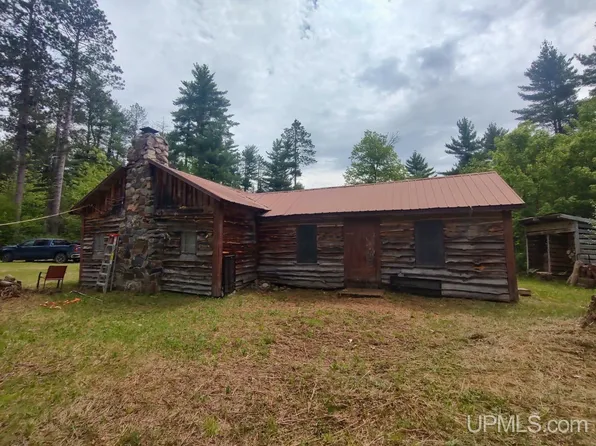 184 Marten Lake Rd, Iron River, MI 49935