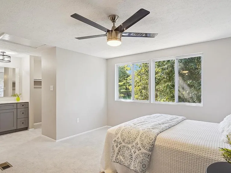 158 Fairfield Dr — Photo 6