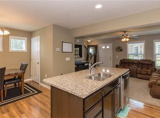 9135 Coneflower Dr UNIT 102, West Des Moines, IA 50266
