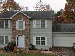 1021 Green Ridge Rd, Christiansburg, VA 24073