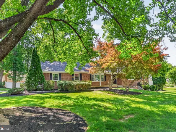 2541 Oak Valley Dr, Vienna, VA 22181