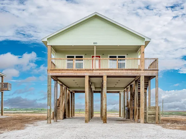 193 Powderhorn Ln, Pt Lavaca, TX 77979