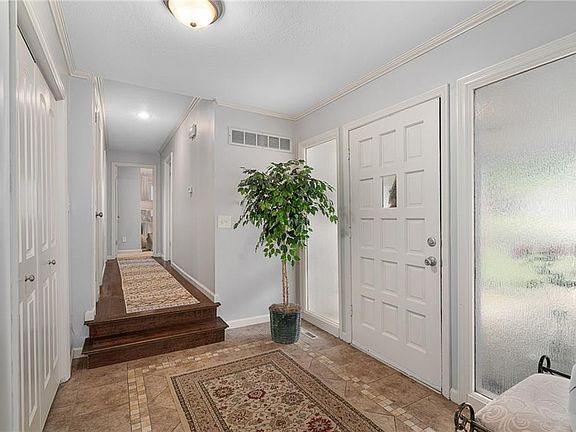 5th image of 10450 College Ave