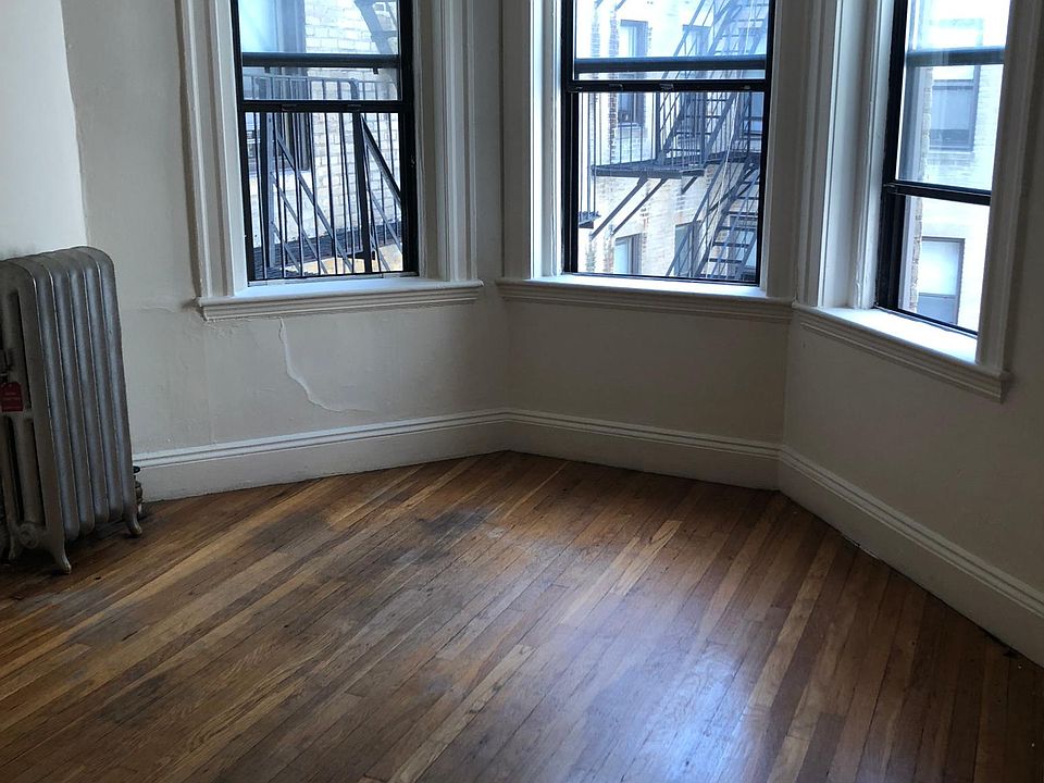 2nd image of 1102 Commonwealth Ave