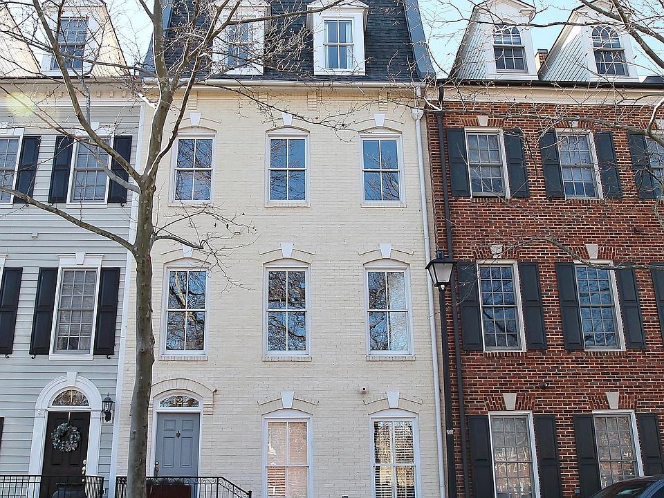 1st image of 422 N Royal St