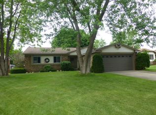 5293 Timber Ridge Trl, Clarkston, MI 48346