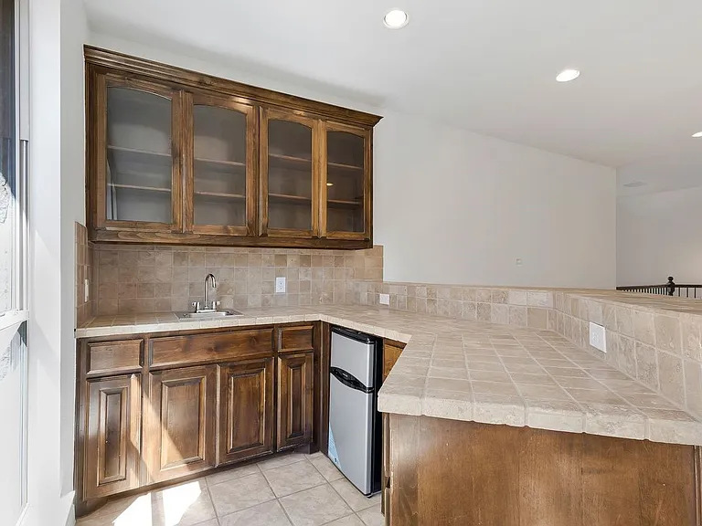 7905 Kickapoo Dr — Photo 30