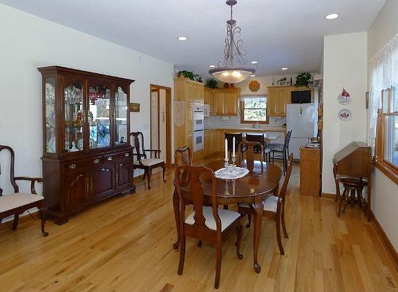 4th image of 24985 Quinlan Ave