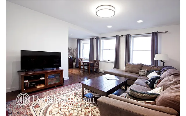 Rented by Douglas Elliman | media 19