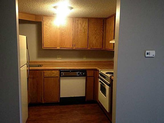 4th image of 296 W Mountain St