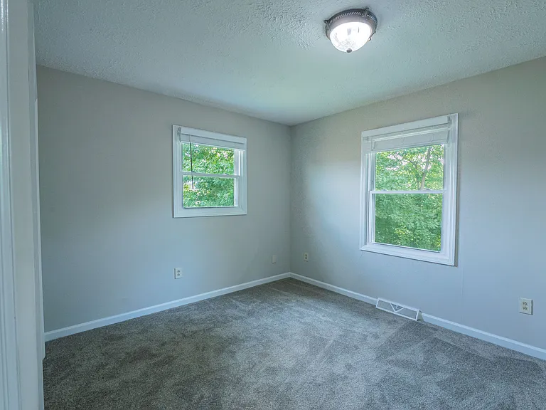 10 Rose Ave #2 — Photo 12