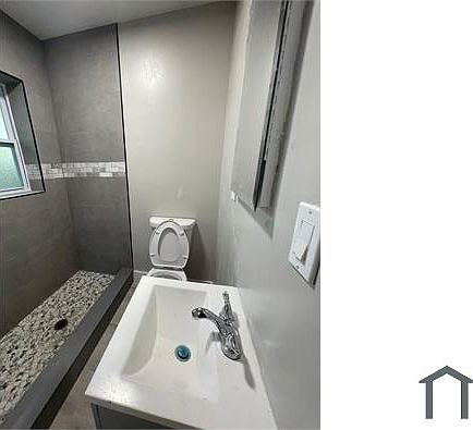 5th image of 637 17th Ave S