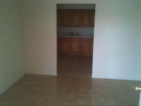 5th image of 338 N Buena Vista St