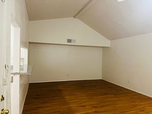 4th image of 664 Stonehenge Dr
