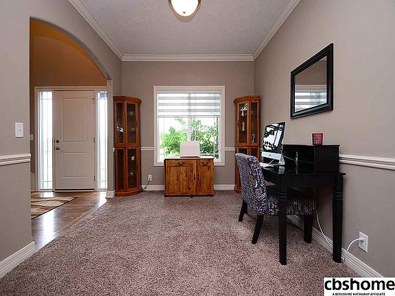 5th image of 4925 Waterford Ave