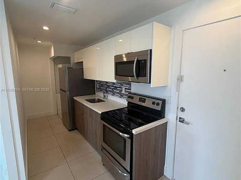 821 SW 18th Ave #304 — Photo 2