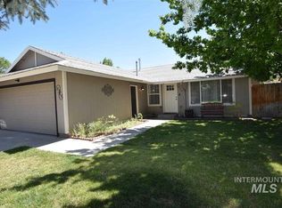 675 Hanover Ct, Meridian, ID 83642