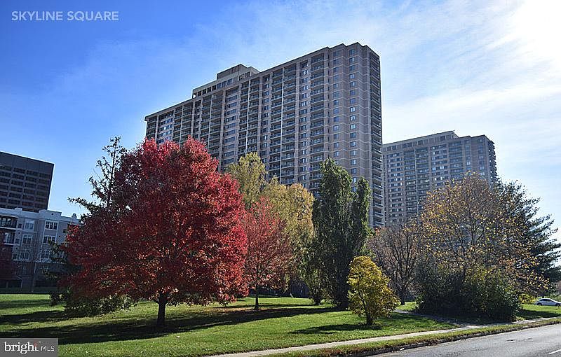 2nd image of 5501 Seminary Rd APT 1703S