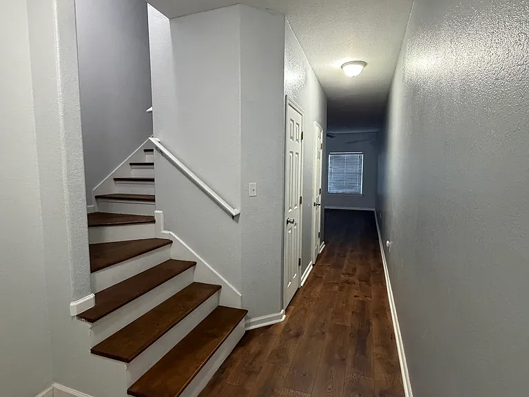 127 Farrah Ave — Photo 5