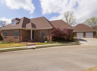 30 Northampton Dr SE, Huntsville, AL 35801
