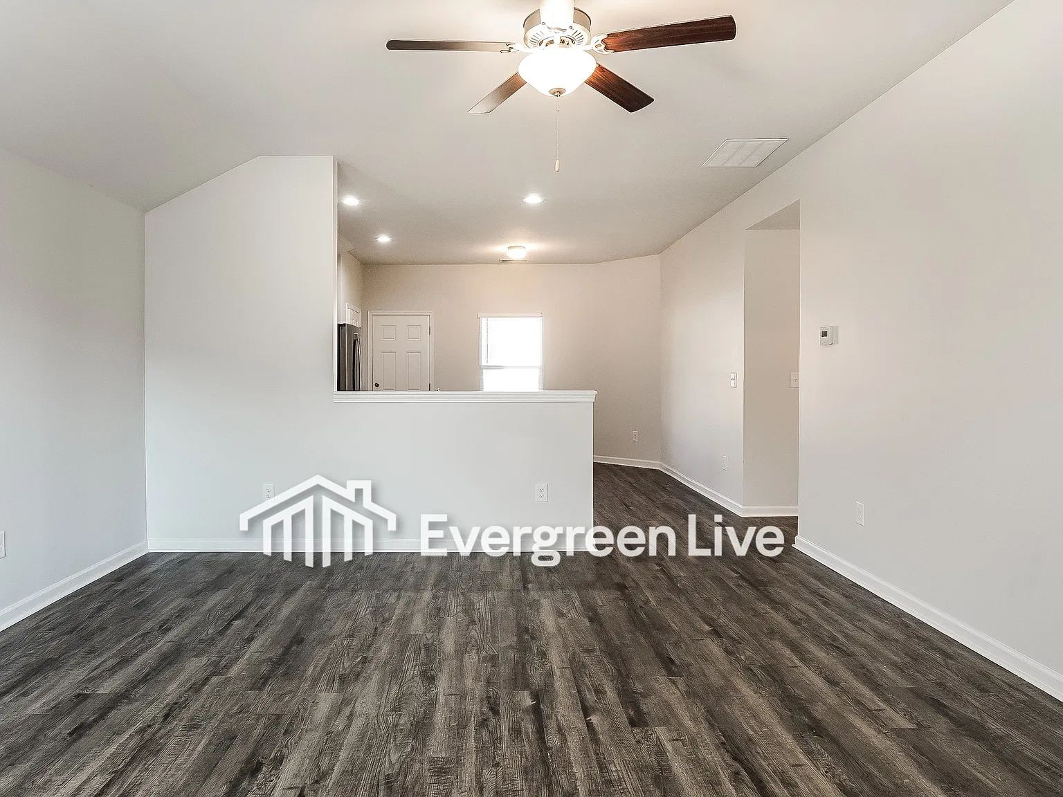 3 bed, 2.0 bath, 1209 sqft, $1,345 — Photo 2
