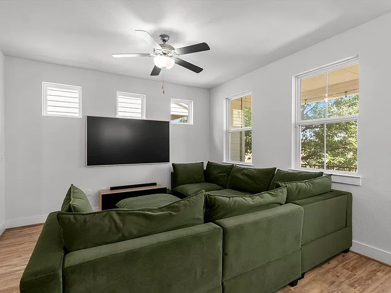 7106 Silver Star Ln — Photo 9