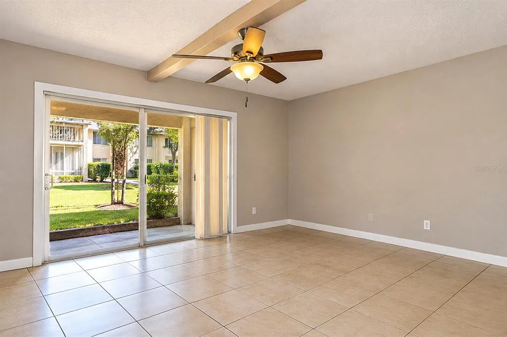 2 bed, 1.5 bath, 1085 sqft, $1,900 — Photo 2