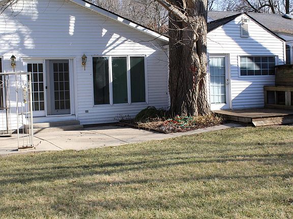 3rd image of 624 Montclair Dr