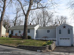 20 Walnut Ave, Red Bank, NJ 07701