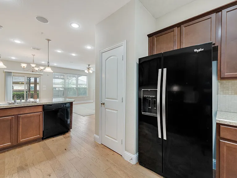 2629 Chambers Dr — Photo 10
