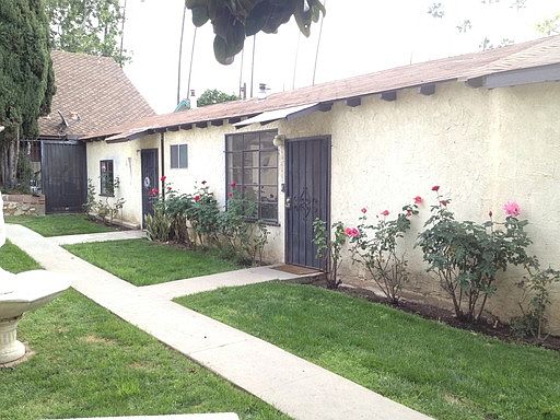 1st image of 1831 Gardena Ave APT B
