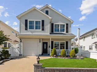 447 E Fulton St, Long Beach, NY 11561