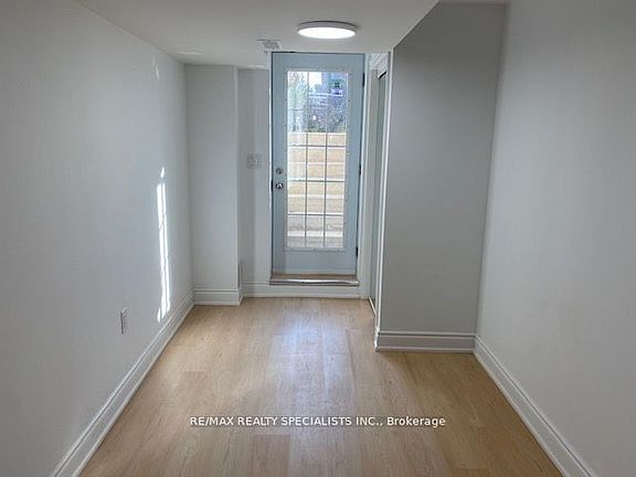 2nd image of 886 Francine Cres