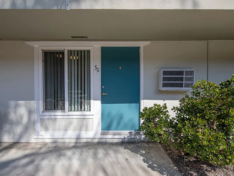 Aztec Pacific Apartments — Photo 34