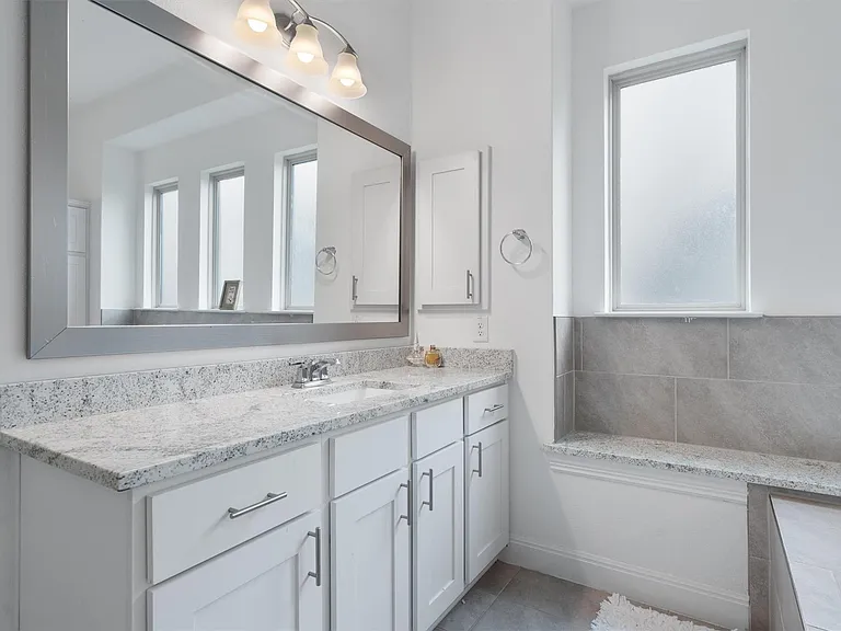 504 Pulitzer Dr — Photo 20