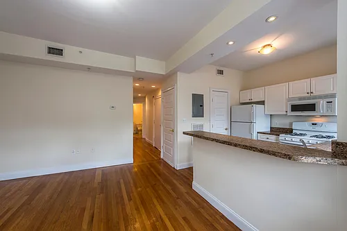 758 Highland Ave #5 Photo 1